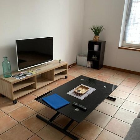 Appartement Avec Terrasse Gien ภายนอก รูปภาพ