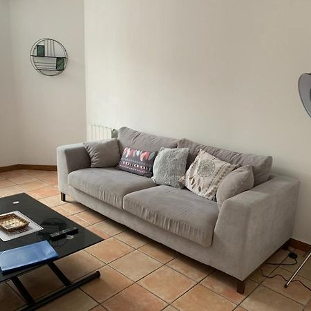 Appartement Avec Terrasse Gien ภายนอก รูปภาพ