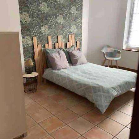 Appartement Avec Terrasse Gien ภายนอก รูปภาพ