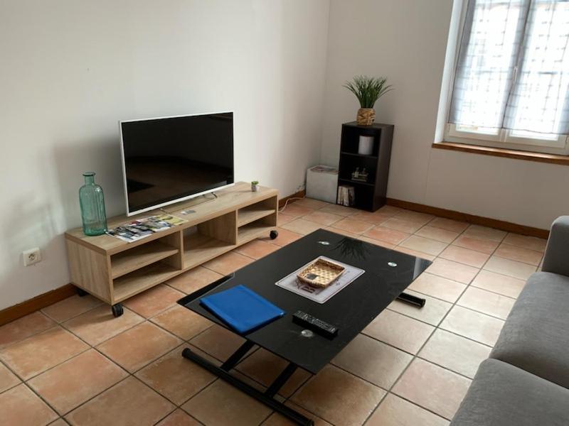 Appartement Avec Terrasse Gien ภายนอก รูปภาพ