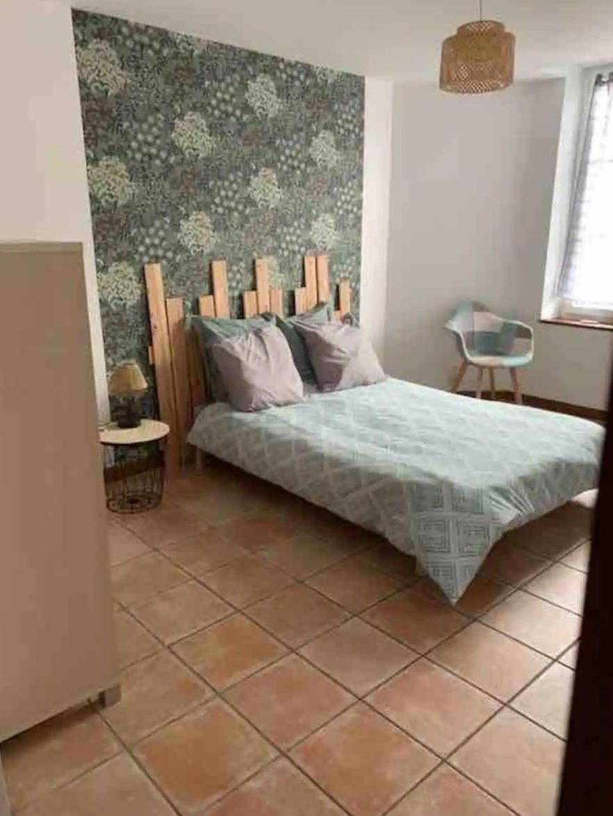 Appartement Avec Terrasse Gien ภายนอก รูปภาพ